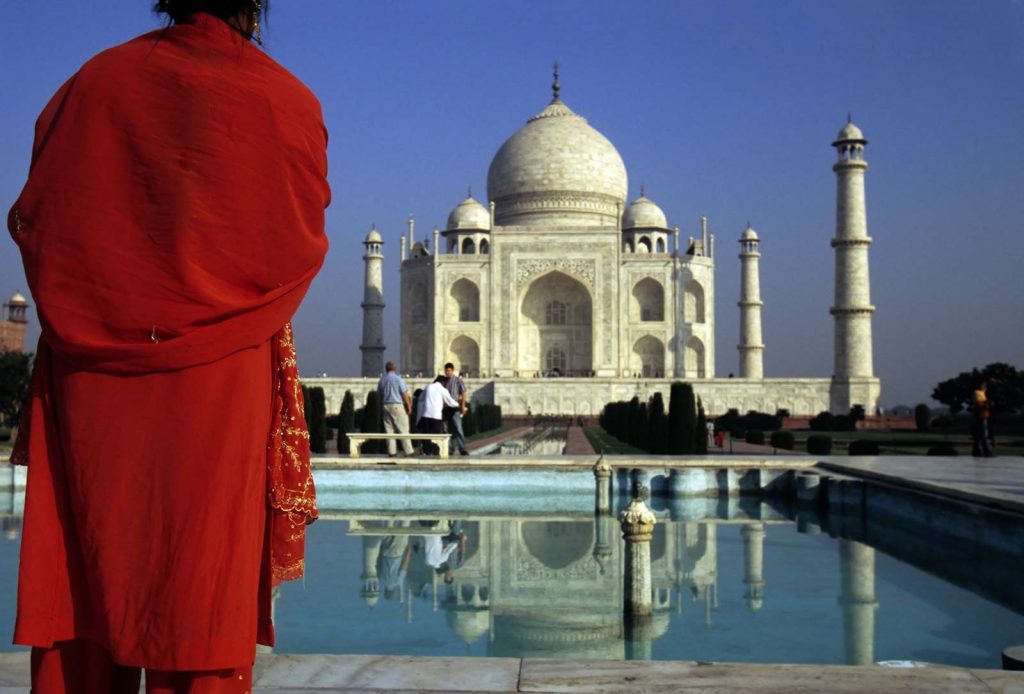 INDE-touristes-au-Taj-Mahal-iStock-95732344-©Veni