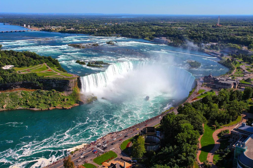 iStock-517133955-Ontario,-Chutes-du-Niagara-©igorsh