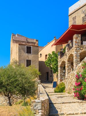 orse village de Sant Antonino ©pkazmierczakiStock