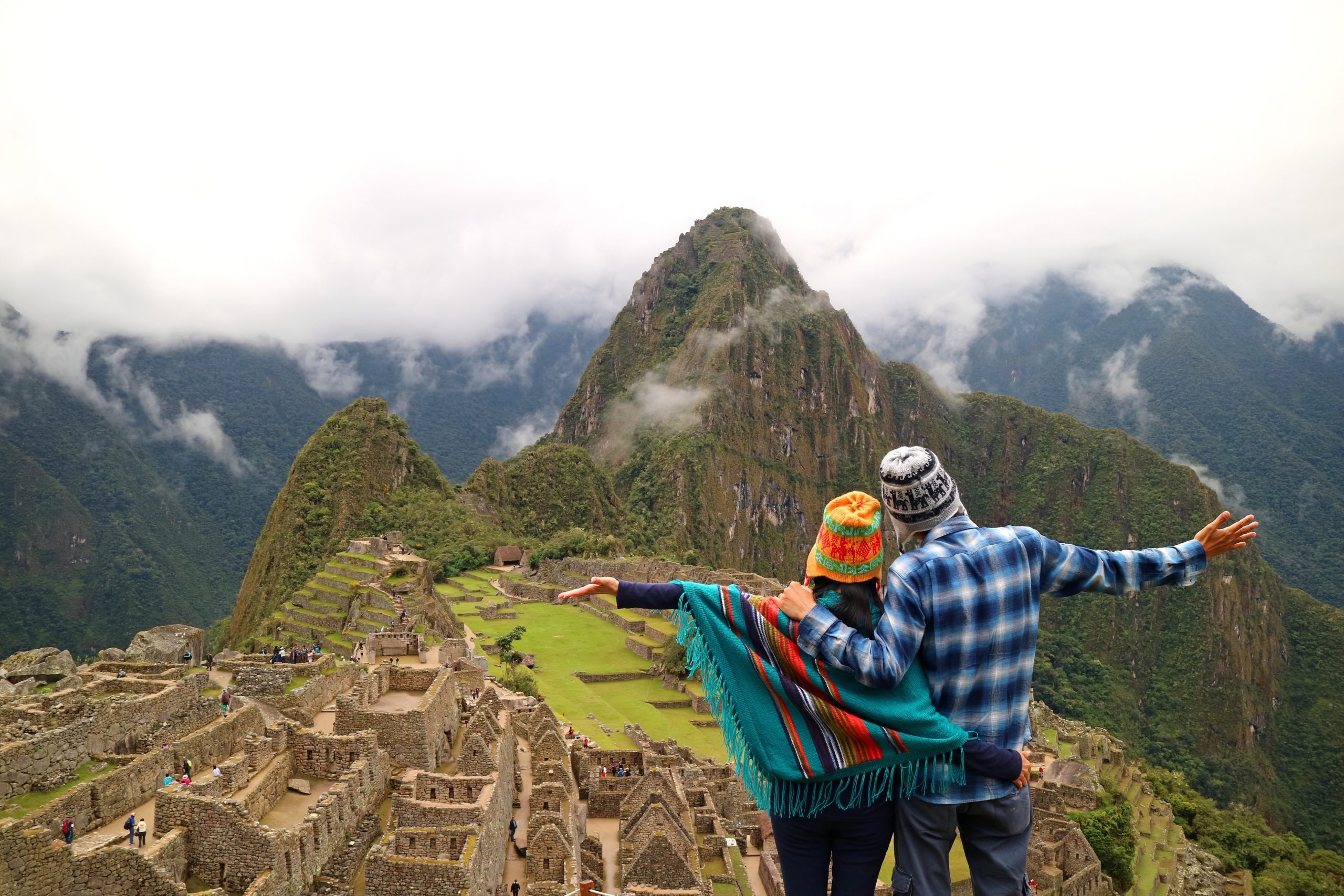 Couple en admiration face au Machu Picchu, Cusco