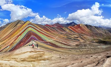 Pérou : Rainbow Mountain in Cusco.©maylat-iStock-
