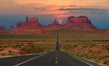 Monument-Valley-©LaserLens-iStock-1043881524-scaled.jpg