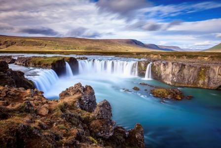 iStock_000056535656_Medium chutes de godafoss